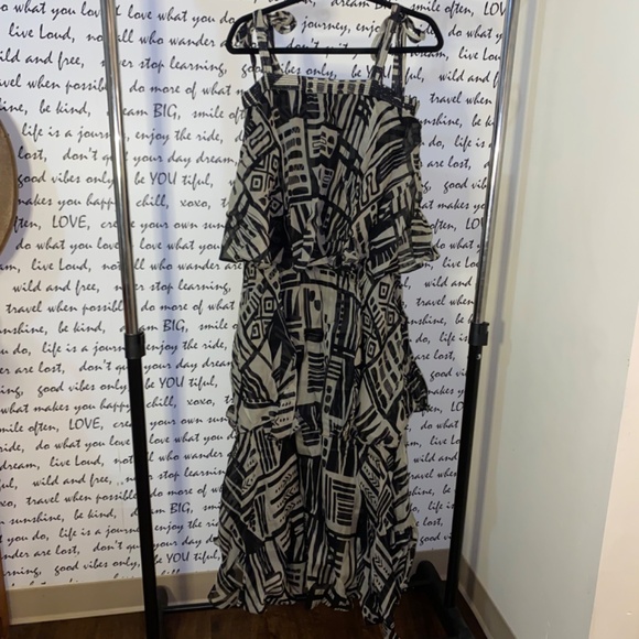 NIKITA MHAISALKAR SLEEVELESS SQUARE-NECK TIERED MIDI DRESS - Picture 5 of 12